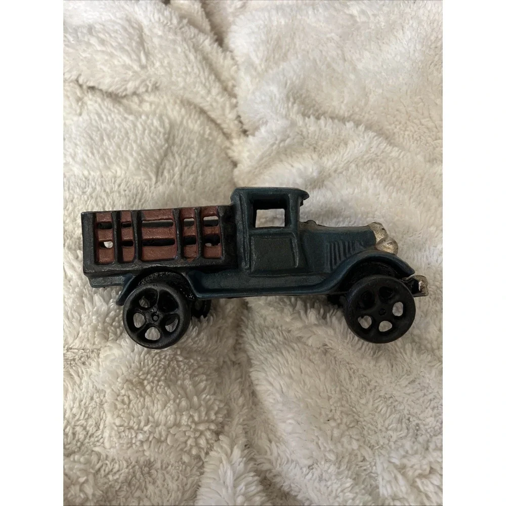 Vintage Cast Iron Blue Toy Truck With Red/Brown Bed. Working Wheels